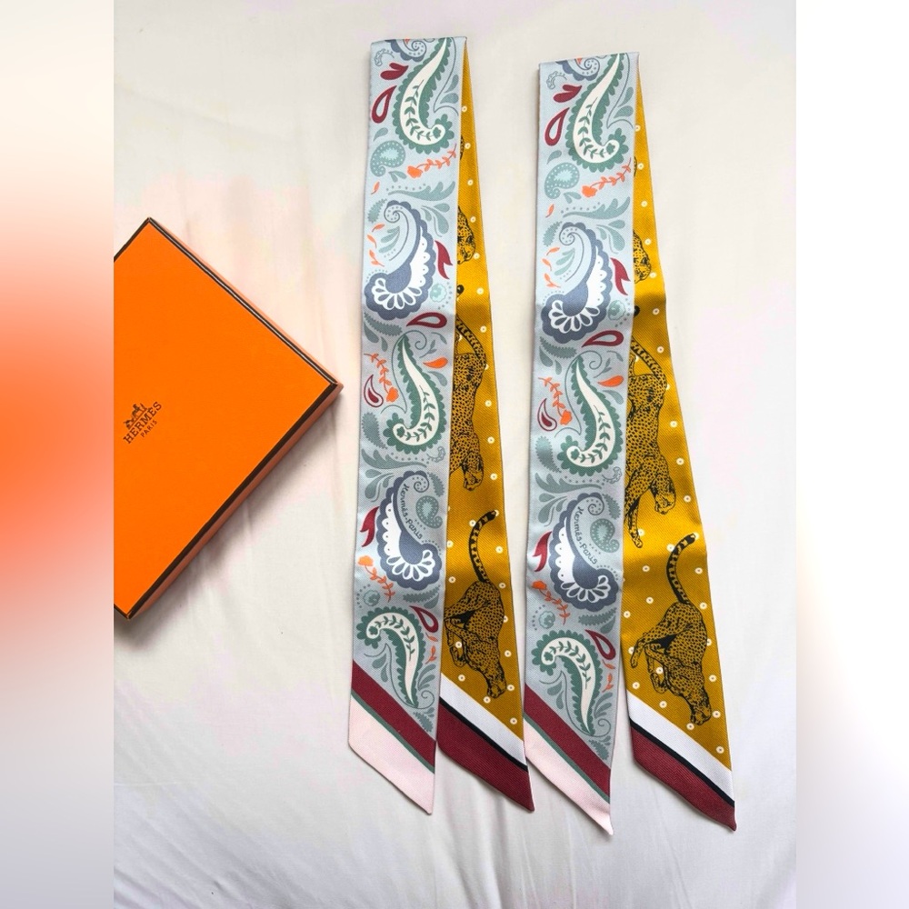 🆕 Hermes Guepards Bandana Twilly Gris Perle Rouge H - No Tags